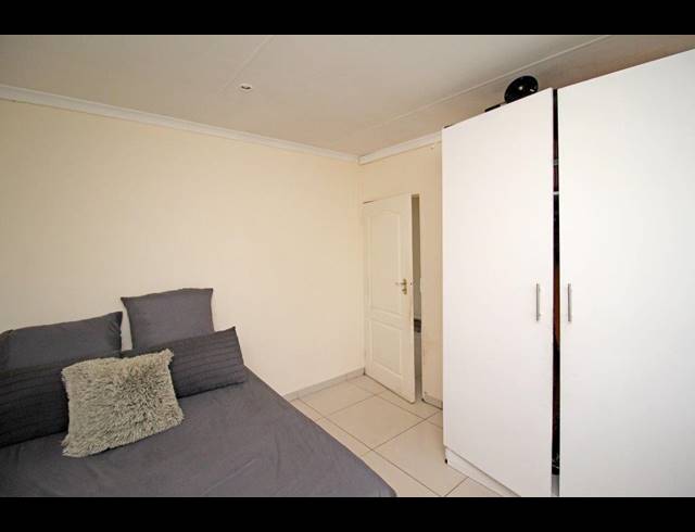 2,974M² BUILDING FOR SALE IN KEW